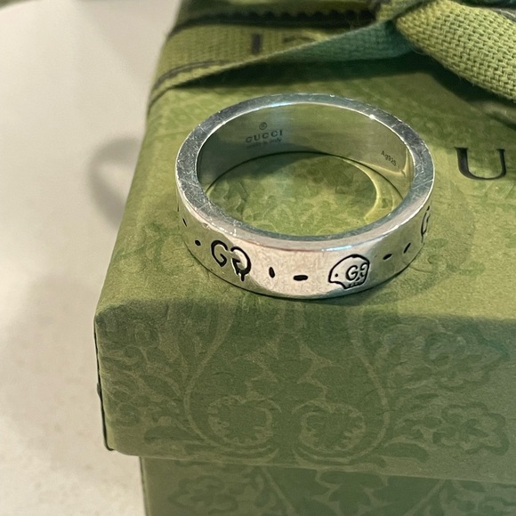Authentic GUCCI ring - Picture 1 of 6